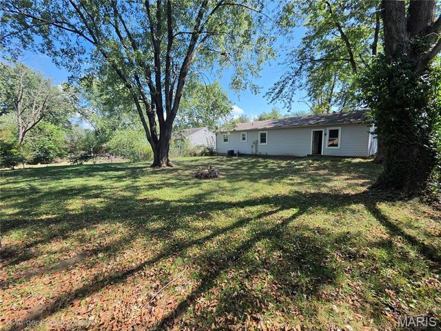 905 Lakeview Drive, Warrenton, MO 63383