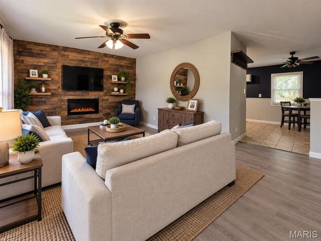 905 Lakeview Drive, Warrenton, MO 63383