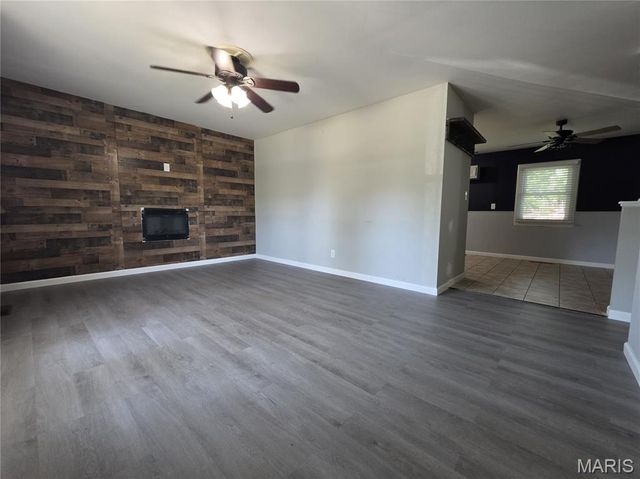 905 Lakeview Drive, Warrenton, MO 63383