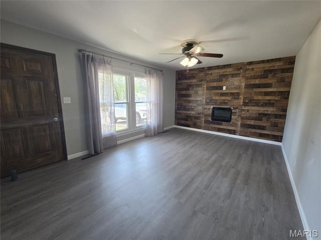 905 Lakeview Drive, Warrenton, MO 63383