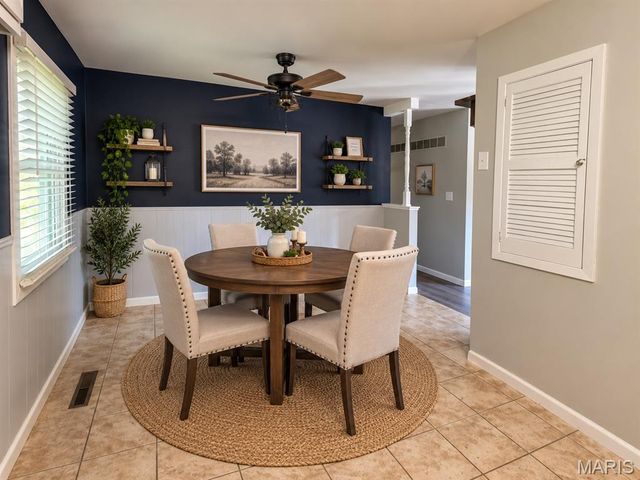 905 Lakeview Drive, Warrenton, MO 63383