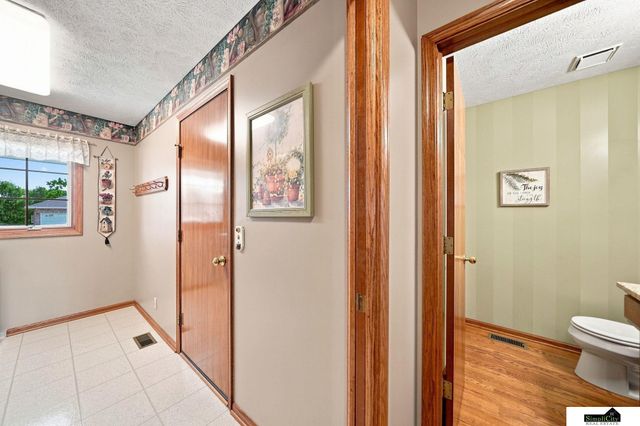 2545 Nancy Drive, Lincoln, NE 68507