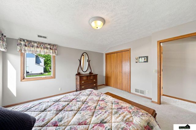 2545 Nancy Drive, Lincoln, NE 68507