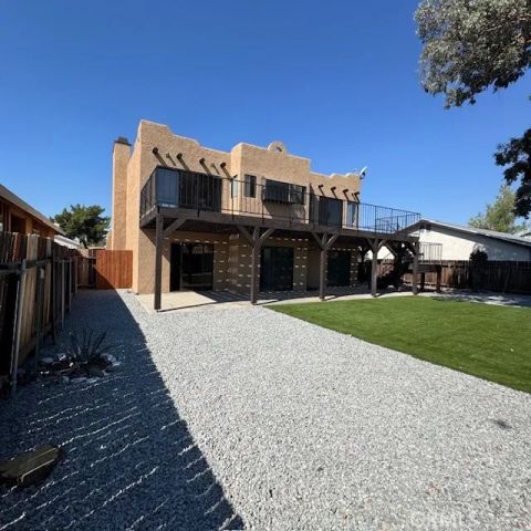 15682 Kingswood Drive, Victorville, CA 92395