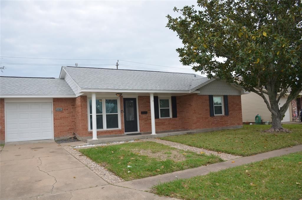 2806 Pine, Galveston, TX 77551