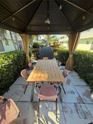 2100 NE 38th Street 225, Lighthouse Point, FL 33064