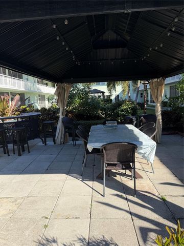 2100 NE 38th Street 225, Lighthouse Point, FL 33064