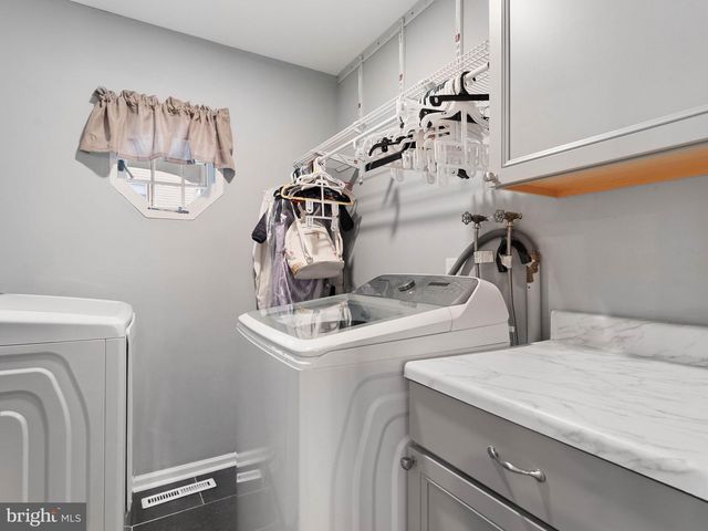 12 JEFFERSON DR, Clementon, NJ 08021