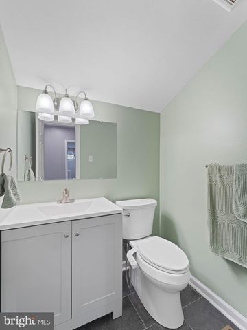 12 JEFFERSON DR, Clementon, NJ 08021