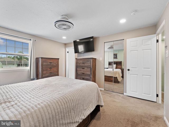 12 JEFFERSON DR, Clementon, NJ 08021