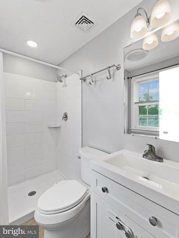 12 JEFFERSON DR, Clementon, NJ 08021