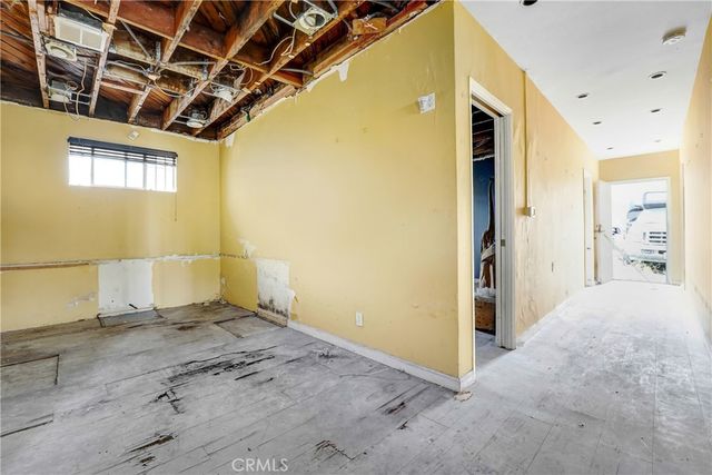 5924 West, Los Angeles, CA 90043