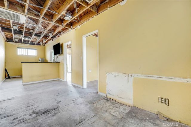 5924 West, Los Angeles, CA 90043