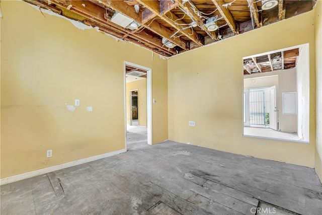 5924 West, Los Angeles, CA 90043