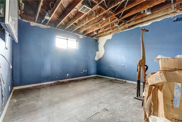 5924 West, Los Angeles, CA 90043