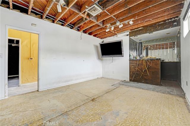 5924 West, Los Angeles, CA 90043