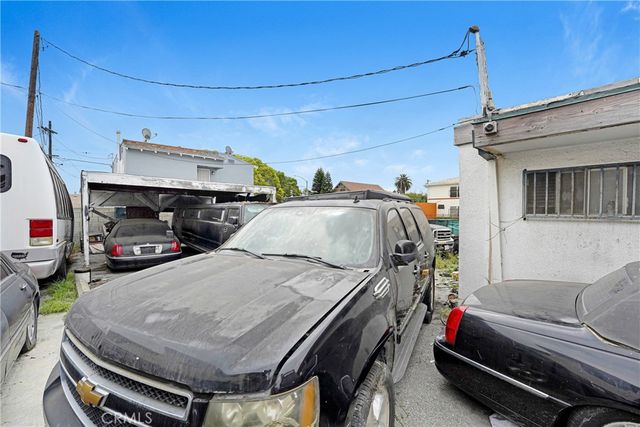 5924 West, Los Angeles, CA 90043