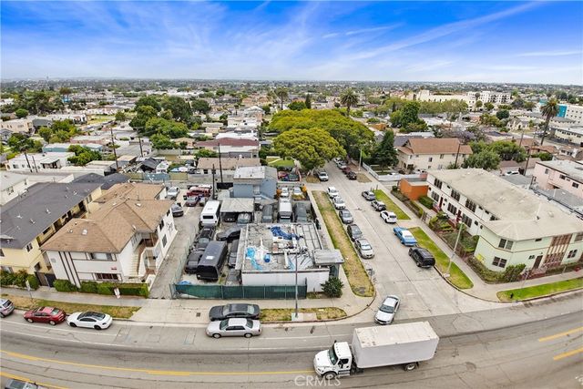 5924 West, Los Angeles, CA 90043