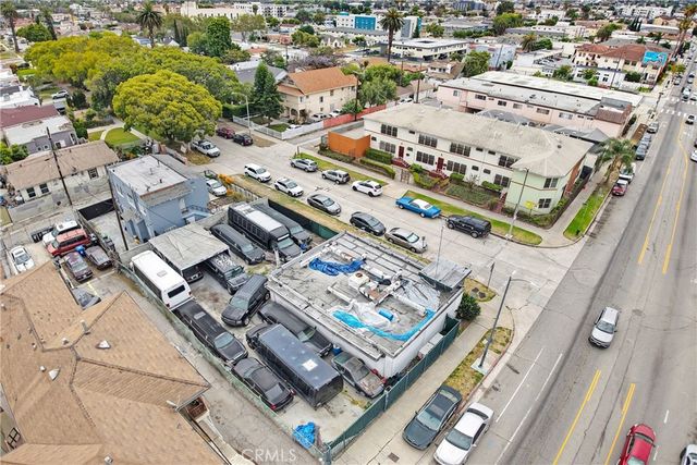 5924 West, Los Angeles, CA 90043