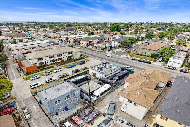 5924 West, Los Angeles, CA 90043