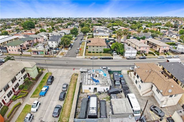 5924 West, Los Angeles, CA 90043