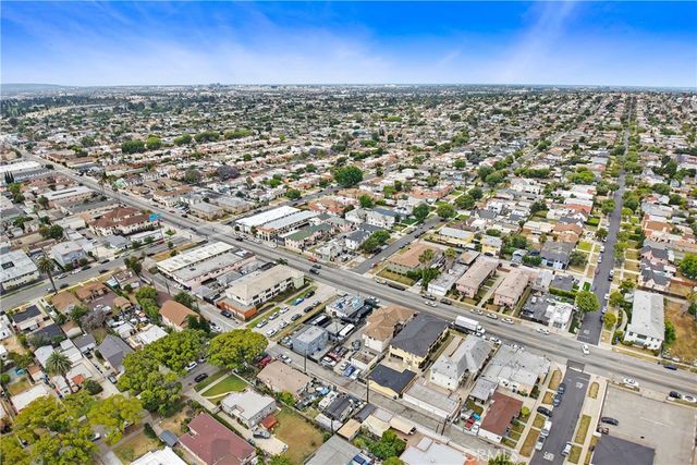 5924 West, Los Angeles, CA 90043