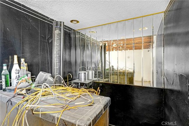 5924 West, Los Angeles, CA 90043
