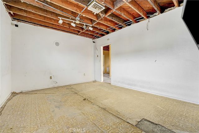 5924 West, Los Angeles, CA 90043