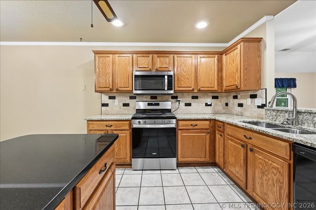 1624 S Juniper Avenue, Broken Arrow, OK 74012