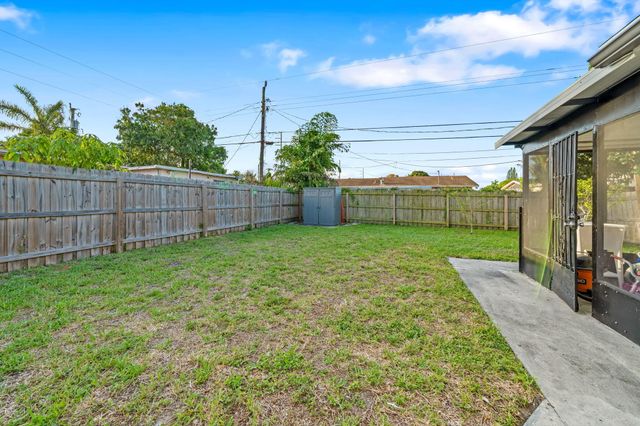 5042 Eadie Place, West Palm Beach, FL 33407