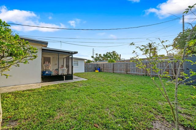 5042 Eadie Place, West Palm Beach, FL 33407