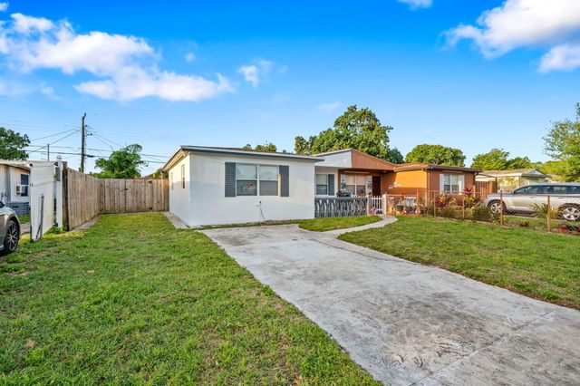 5042 Eadie Place, West Palm Beach, FL 33407