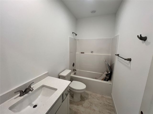 7013 Colpepper Drive SW, Cedar Rapids, IA 52404