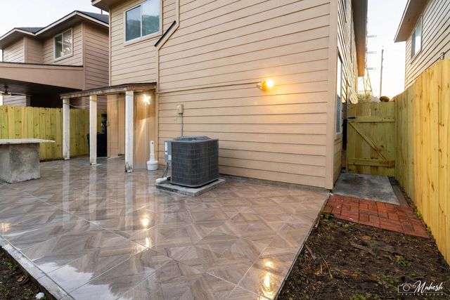 10904 Panther Court, Houston, TX 77099