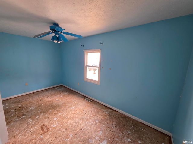 3357 S 3RD Street, Springfield, IL 62703