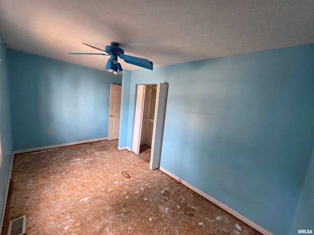 3357 S 3RD Street, Springfield, IL 62703