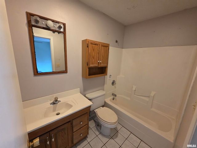 3357 S 3RD Street, Springfield, IL 62703