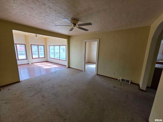 3357 S 3RD Street, Springfield, IL 62703