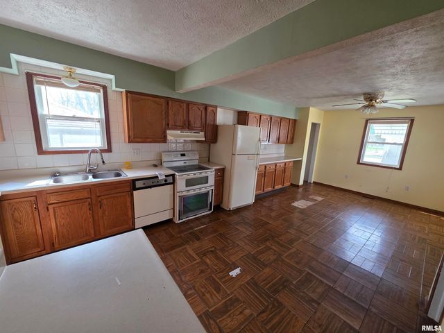 3357 S 3RD Street, Springfield, IL 62703