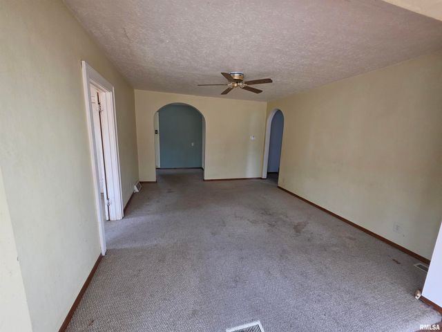 3357 S 3RD Street, Springfield, IL 62703