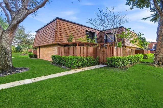 3022 30th Lane, Greenacres, FL 33463