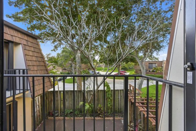 3022 30th Lane, Greenacres, FL 33463