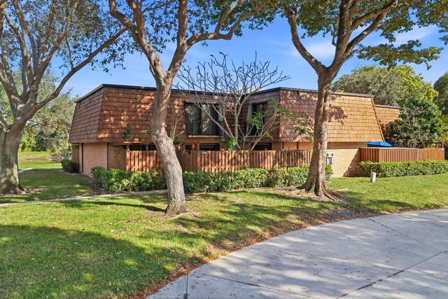 3022 30th Lane, Greenacres, FL 33463