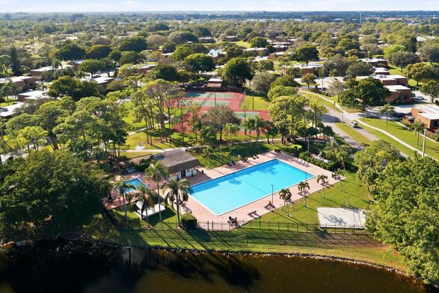 3022 30th Lane, Greenacres, FL 33463