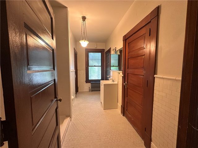 150 Euclid Ave, Sharon, PA 16146