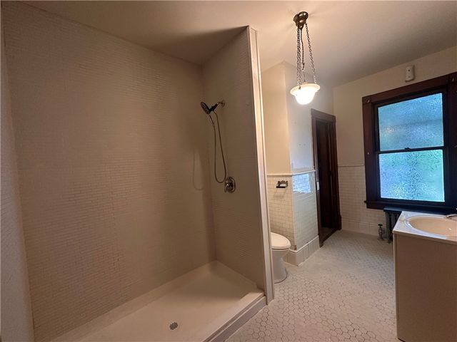 150 Euclid Ave, Sharon, PA 16146