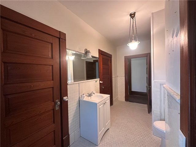 150 Euclid Ave, Sharon, PA 16146