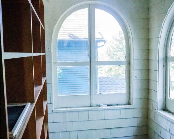 150 Euclid Ave, Sharon, PA 16146