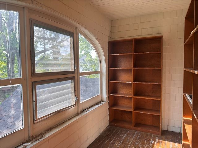 150 Euclid Ave, Sharon, PA 16146