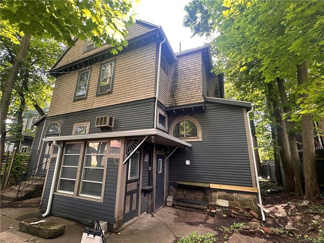 150 Euclid Ave, Sharon, PA 16146